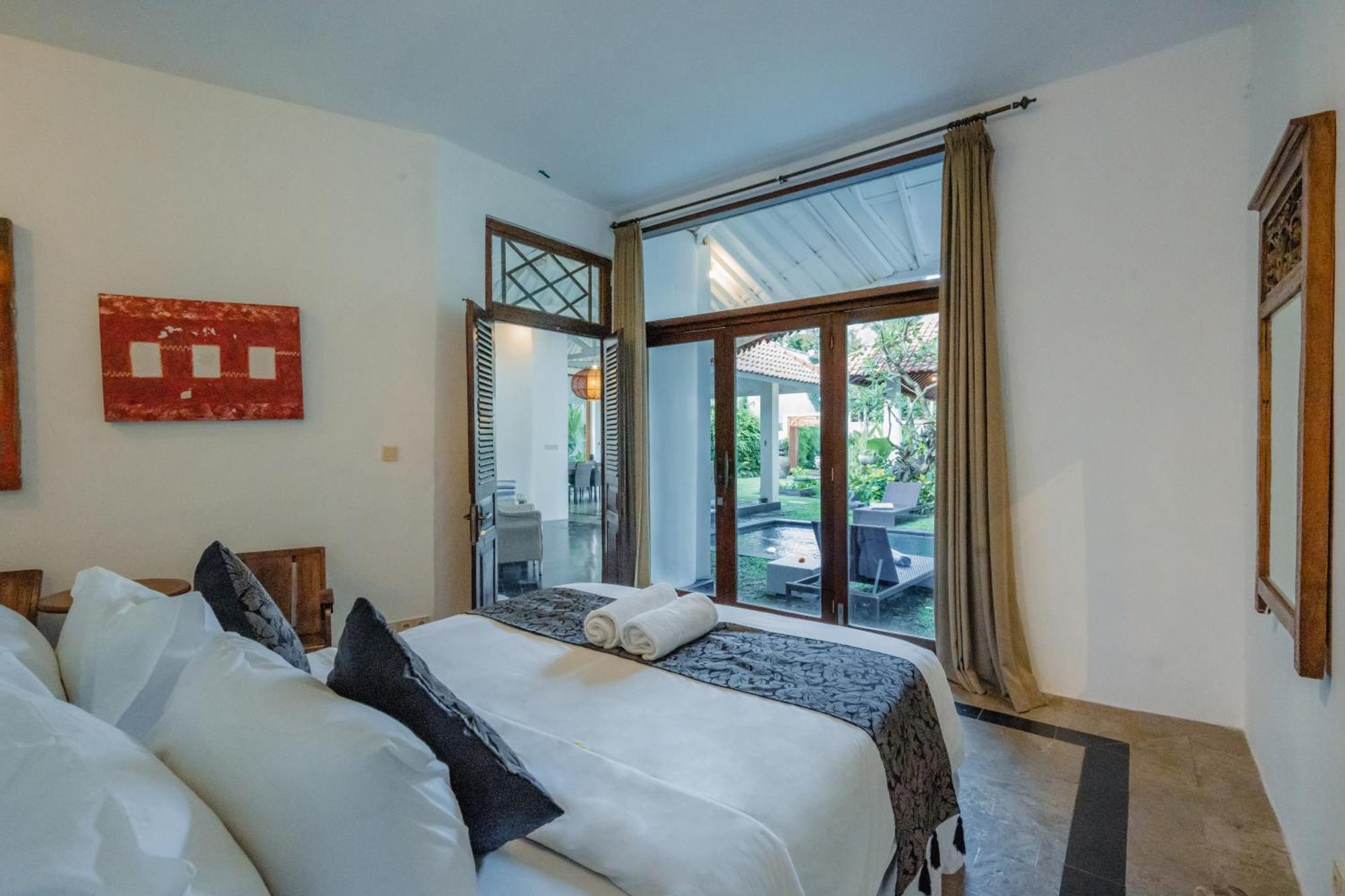 5 Bedroom Etnik In With Big Garden And Private Pool * Seminyak